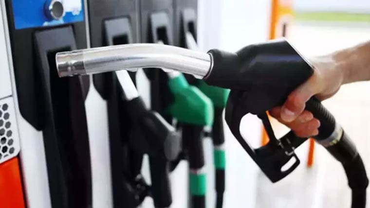 مہنگائی کے ستائے عوام کیلئے خوشخبری! پٹرولیم مصنوعات کی قیمتوں میں بڑی کمی کا امکان