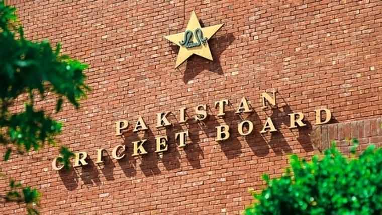 پی سی بی کا ٹیسٹ کرکٹ کیلئے ہیڈ کوچ کی تلاش جلد شروع کرنے کا فیصلہ