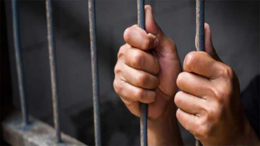 Millions of rupees seized as FIA arrests two involved in hawala/hundi