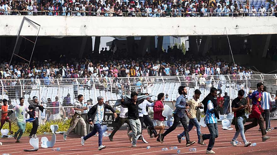 Messi's tour of India gets off to chaotic start as angry fans storm field