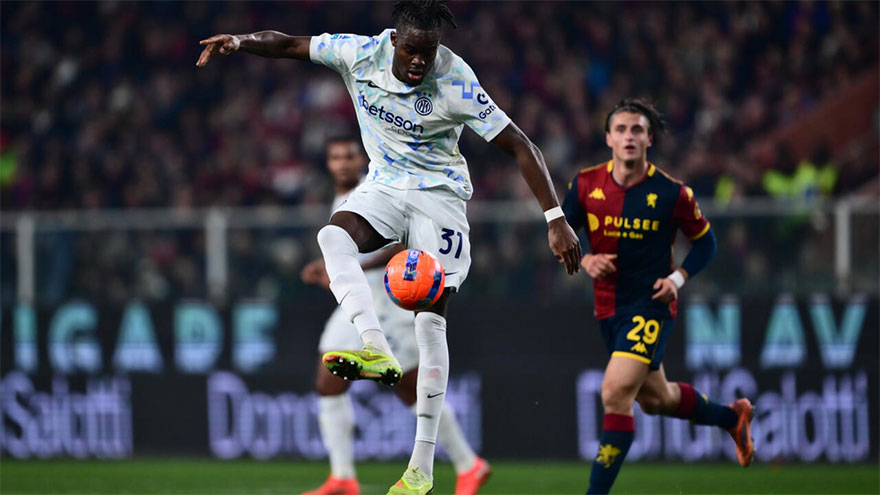 Inter Milan go top in Italy as champions Napoli stumble