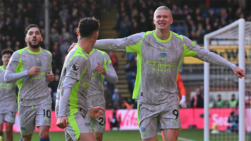 'Outstanding' Haaland stars in win over Palace to fire Man City title charge