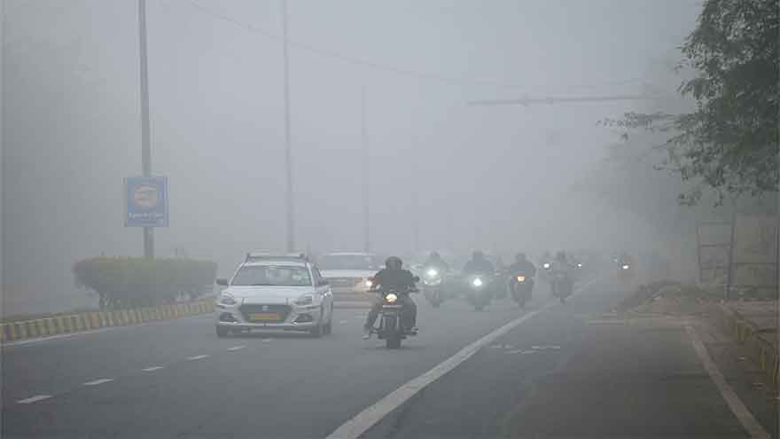 Toxic smog blankets New Delhi, disrupting travel and plunging air quality to hazardous levels