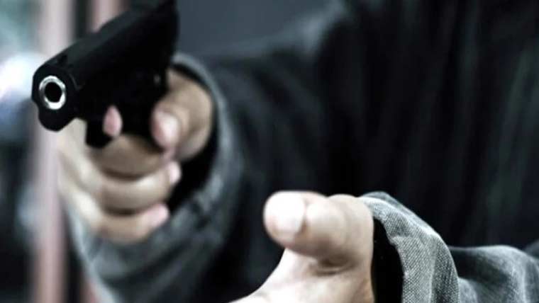 صادق آباد سے کوئٹہ جانے والی مسافربس کو ڈاکوؤں نے لوٹ  لیا،  متعدد کو ساتھ لے گئے