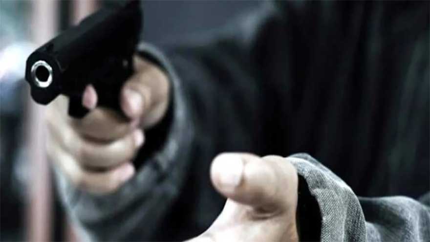 Several injured as robbers storm Quetta-bound bus in Sindh's Obaro