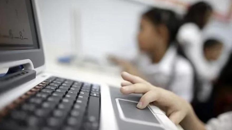 Pakistan to give 700,000 Google Chromebooks to students