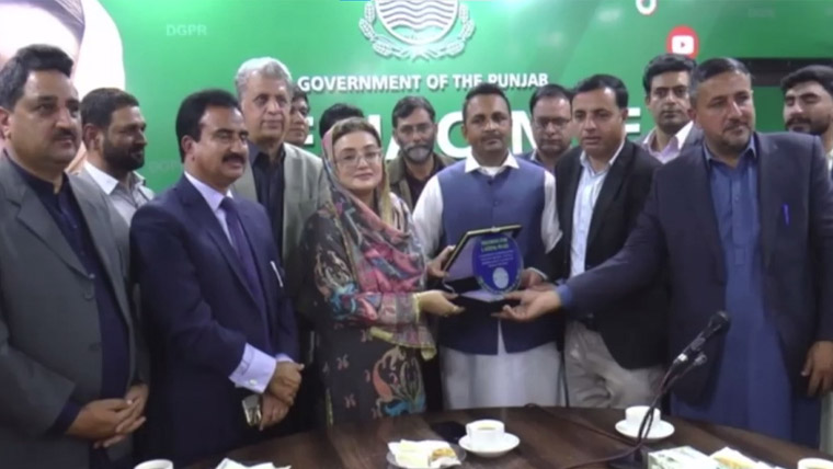 کشمیر اور پاکستان ایک جان ہیں، انہیں کوئی طاقت جدا نہیں کر سکتی:عظمیٰ بخاری