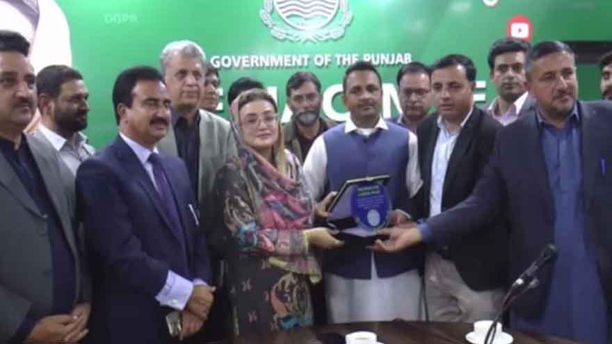 AJK journalists meet Azma, minister briefs on welfare and development initiatives