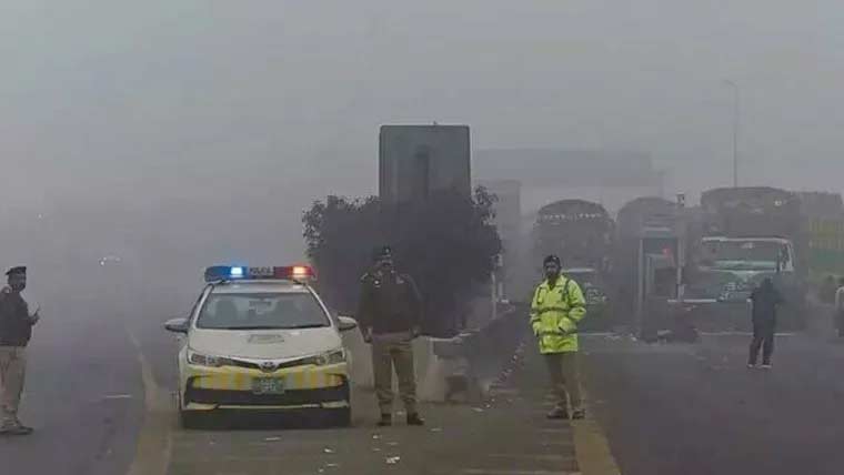 موٹروے ایم 4 خانیوال سے ملتان تک دھند کی وجہ سے بند