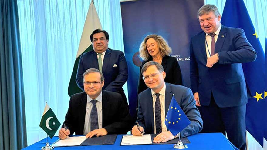 EU, Pakistan sign loan agreement for clean drinking water in Karachi