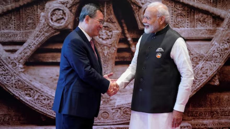 India streamlines visa rules in boost for Chinese professionals