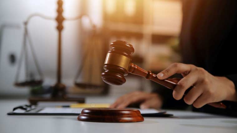 دوکم سن بچیوں کو قتل بیوی کو شدید زخمی کرنے کے مقدمہ کا فیصلہ سنا دیا گیا