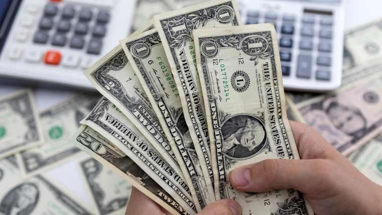 روپیہ تگڑا، انٹربینک میں ڈالر کی قدر میں مسلسل کمی ریکارڈ