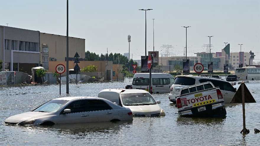 Dubai warns residents to stay indoors because of rain
