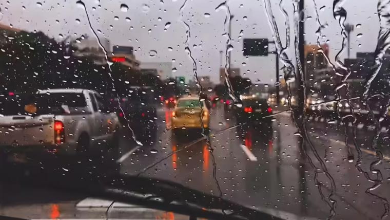 کراچی میں بونداباندی، لاہور سمیت مختلف شہروں میں بارش کی پیشگوئی