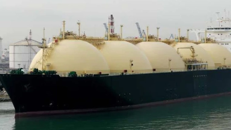 قطر سرپلس ایل این جی کارگوز منسوخ کرنے پر رضامند