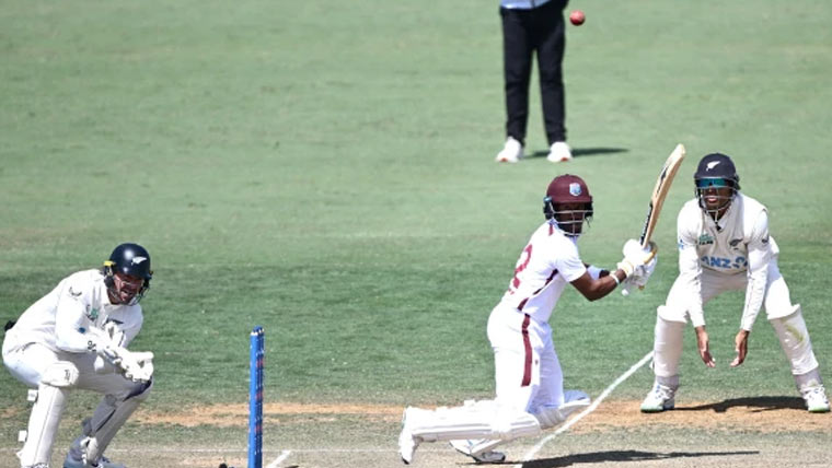 ماؤنٹ مونگانوئی ٹیسٹ: ہوج کی سنچری کے باوجود کیویز فتح کیلئے فیورٹ