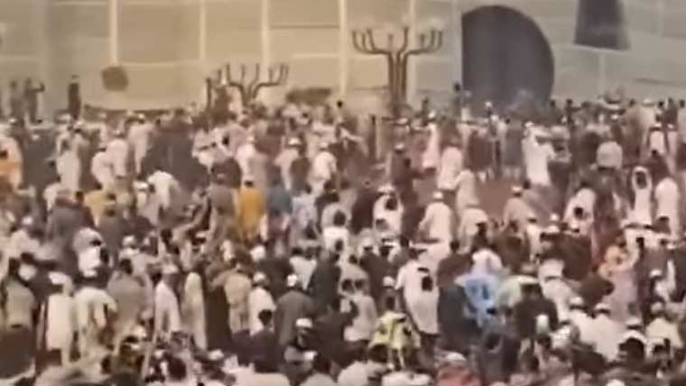 عثمان ہادی کی تدفین کے بعد مشتعل ہجوم کا بنگلا دیشی پارلیمنٹ پر دھاوا