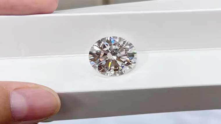 بھارتی دو نوجوانوں پر قسمت کی دیوی مہربان، لاکھ پتی بنا دیا