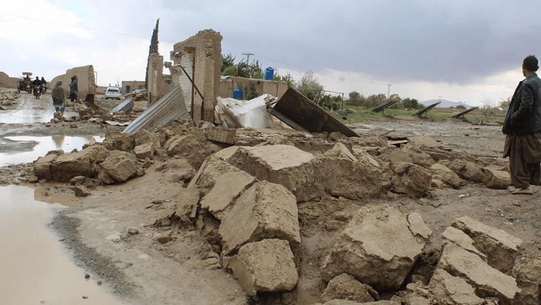 بلوچستان میں سرما کی پہلی بارش سے دیواریں گر گئیں ، درخت اکھڑ گئے