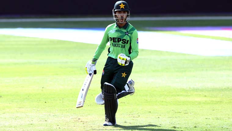 چھکے چوکوں کی بارش! سمیر منہاس نے بھارت کیخلاف میچ میں ریکارڈ بنا دیا