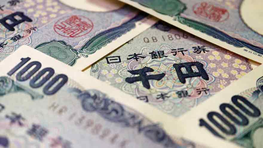 Frail yen whipped around as intervention threat swirls