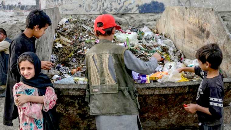طالبان رجیم میں غربت، بھوک اور افلاس سے افغان عوام کا جینا محال