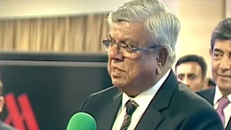 عارف حبیب کا پی آئی اے میں مزید روزگار پیدا کرنے اور طیاروں کی تعداد بڑھانے کا عندیہ 