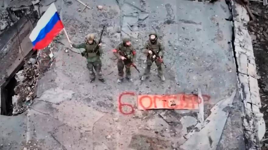 Ukrainian troops withdraw from eastern town of Siversk