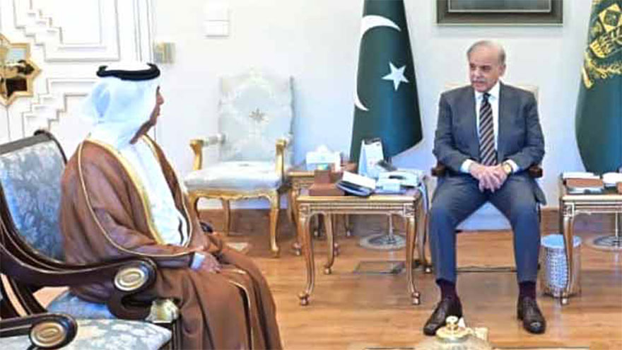 PM invites UAE investments in key sectors for economic growth
