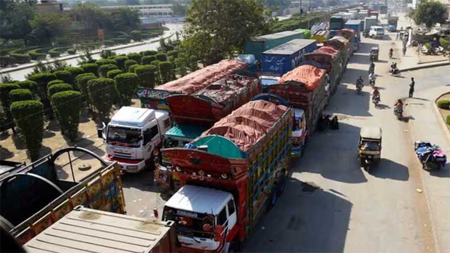 Heavy traffic, dumpers' daytime entry into Karachi banned