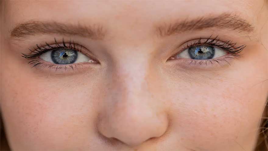 'Blink clue' reveals if someone is really listening to you, say experts