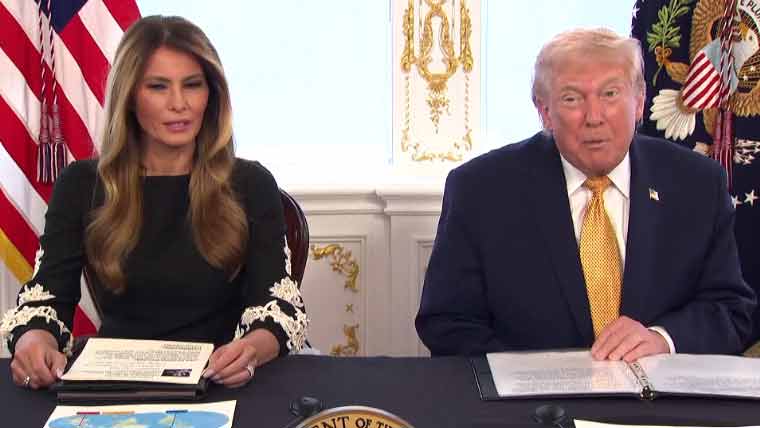 ٹرمپ اور میلانیا ٹرمپ کی کرسمس تقریب میں شرکت، فوجیوں سے ملاقات، خراج تحسین پیش