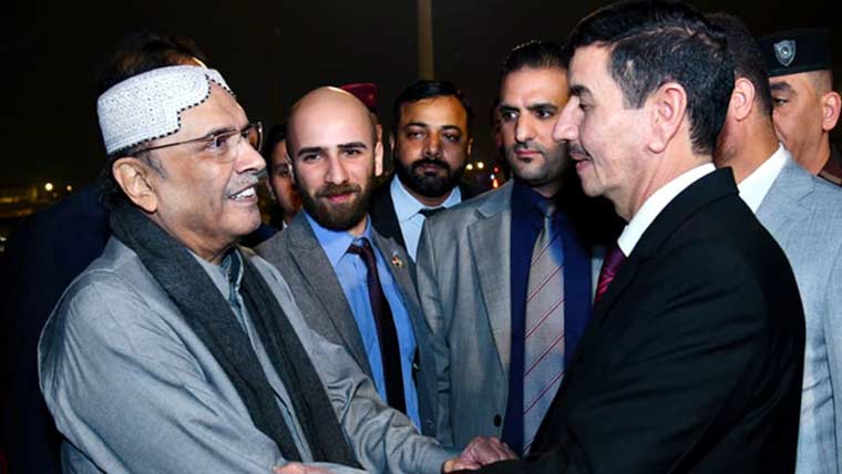 صدرِ مملکت عراق کا دورہ مکمل کرکے وطن واپس پہنچ گئے