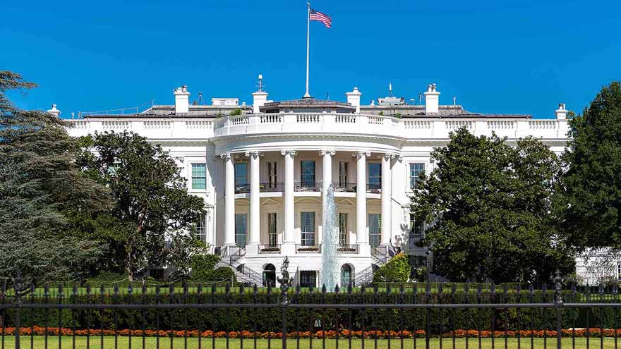 White House orders military to focus on 'quarantine' of Venezuela oil