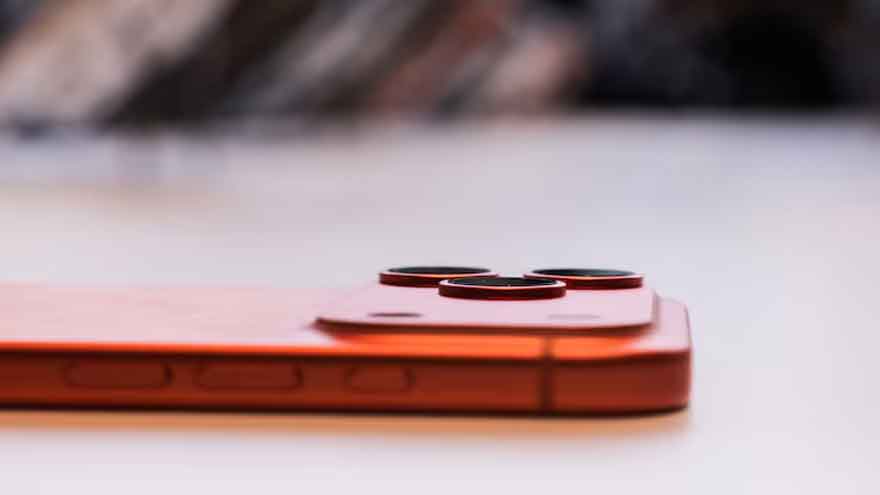 Foreign-branded phone shipments in China more than doubled on year in Nov, CAICT data shows