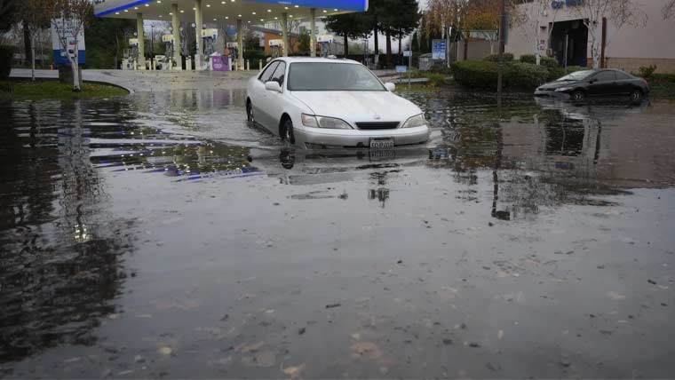 کیلیفورنیا میں طوفان کی شدت، شدید بارشوں سے سیلابی صورتحال پیدا ہوگئی