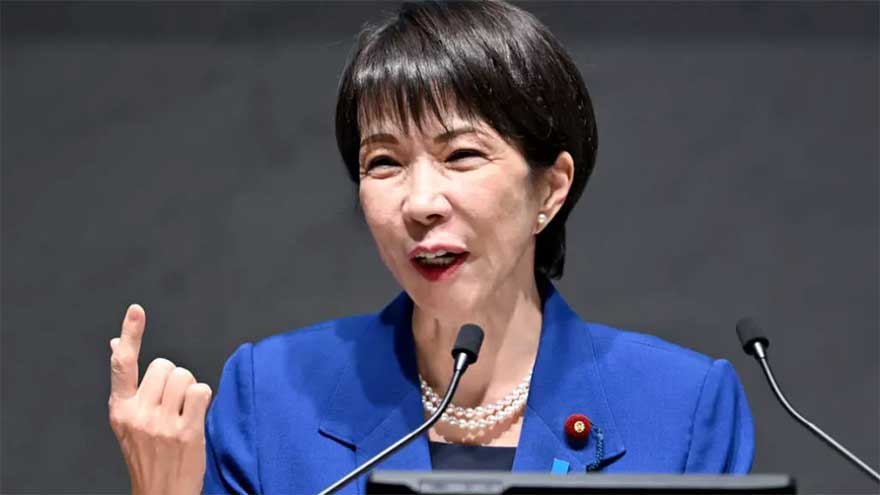 Japan govt approves record 122 trillion yen budget