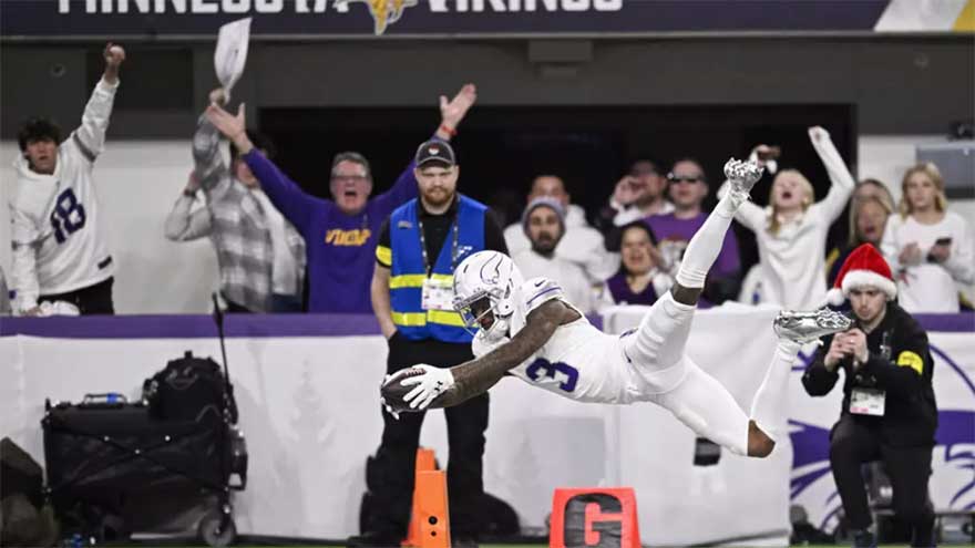 Packers clinch NFL playoff spot as Lions lose to Vikings