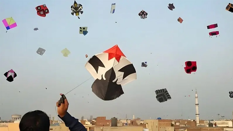 لاہور میں بسنت پر بسیں اور رکشے فری چلانے کا اعلان