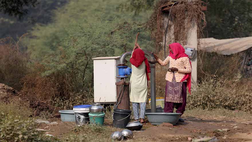 India's water crunch brews risks for beverage giants