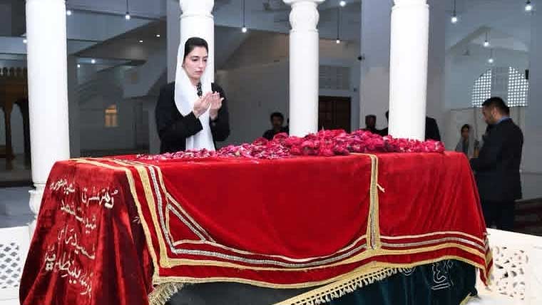 آصفہ بھٹو زرداری کی گڑھی خدابخش آمد، ذوالفقار بھٹو، بینظیر بھٹو کے مزار پر حاضری