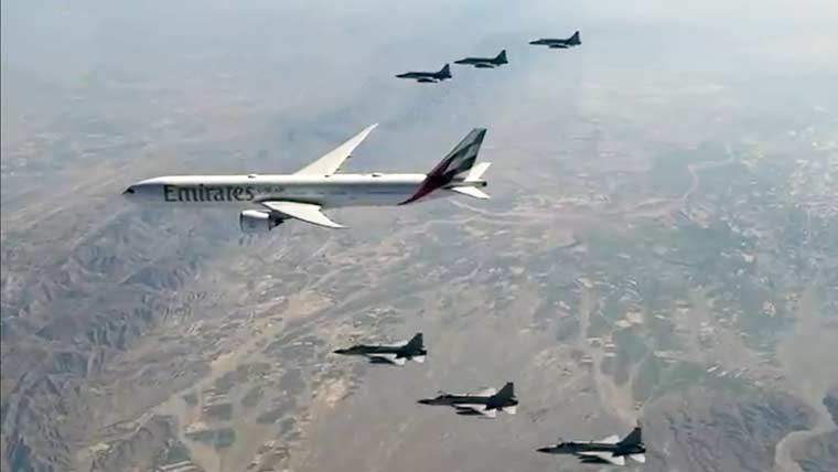 پاک فضائیہ کے لڑاکا طیاروں کی یو اے ای صدر کو شاندار فضائی سلامی