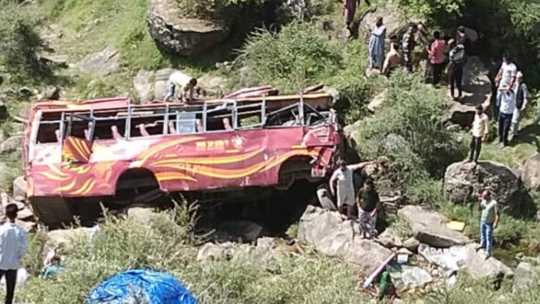 فلپائن میں بس کھائی میں گرنے سے 4 افراد ہلاک، 23 زخمی