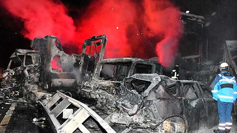 جاپان میں 56 گاڑیاں آپس میں ٹکرا گئیں، خاتون ہلاک، 26 افراد زخمی