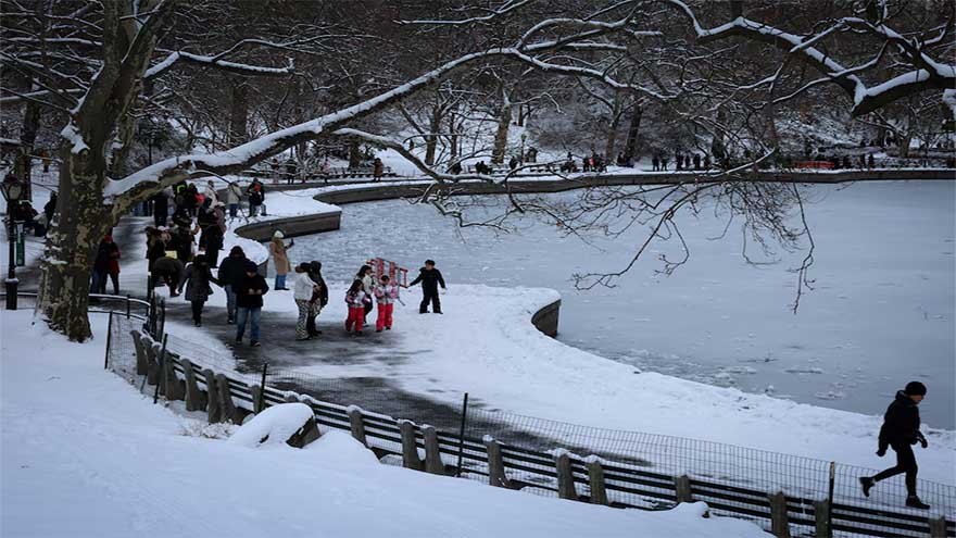 Winter weather in US Northeast leads to thousands of flight delays, cancellations