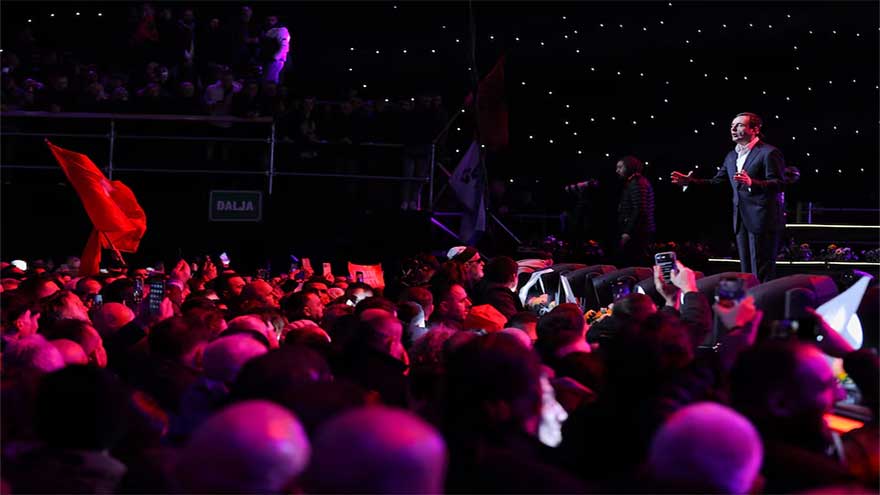 Kosovo votes in bid to end year-long political impasse