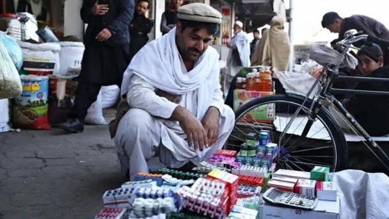 طورخم بندش: ناقص ادویات کے استعمال سے افغان مریض خطرات کا شکار