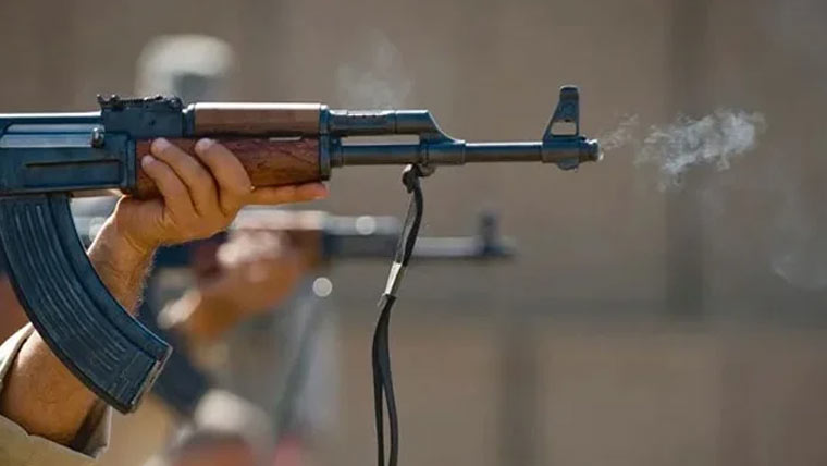 شکارپور میں باراتیوں کی بس پر فائرنگ، دلہا سمیت 3 افراد جاں بحق