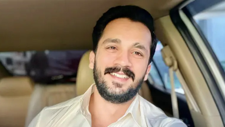 کراچی: سٹی کورٹ میں رجب بٹ پر وکلا کا تشدد